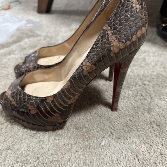 Christian Louboutin Women's Brown and Red Courts - Picture 2 of 5